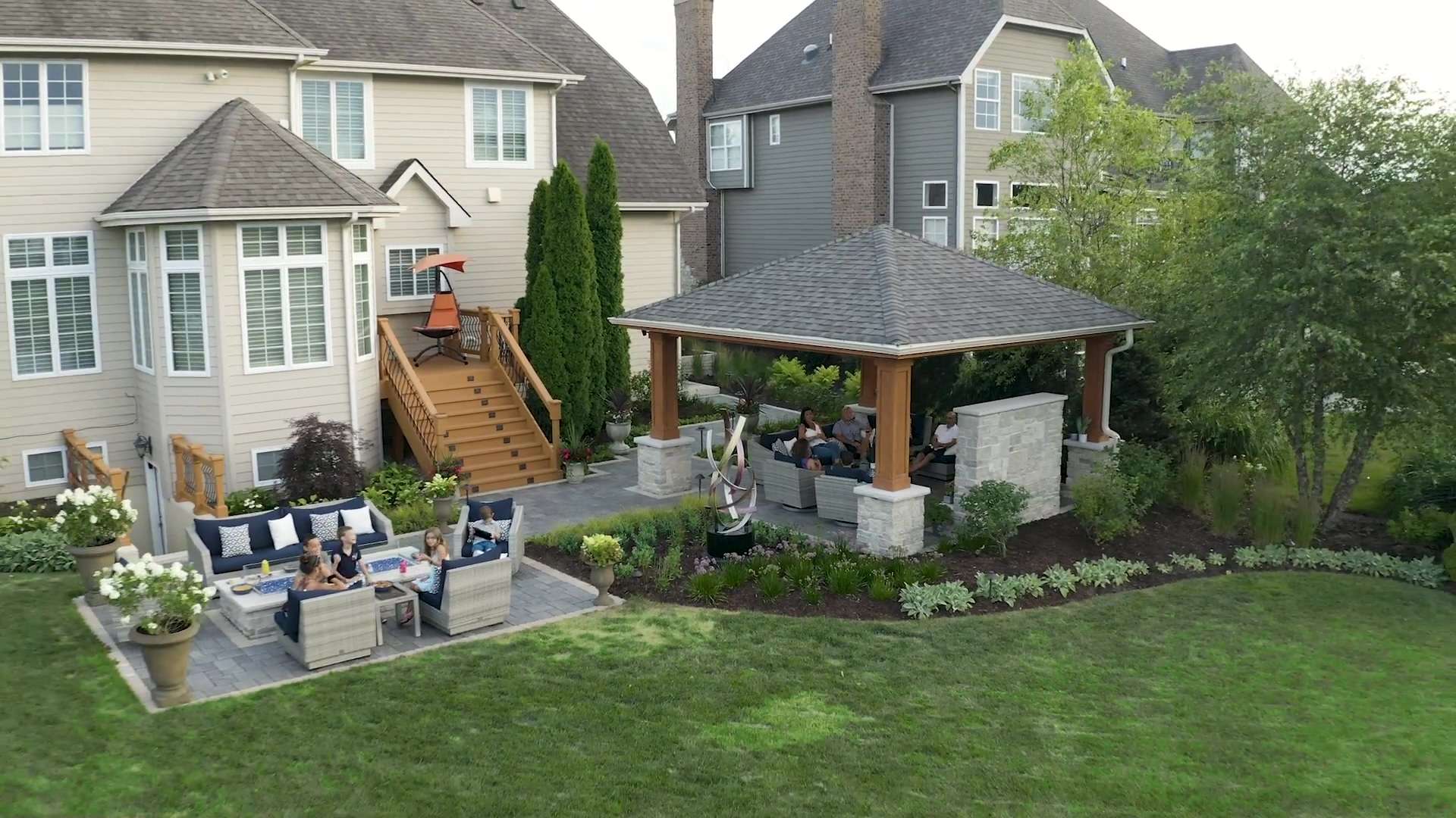 Landscaping around online patio